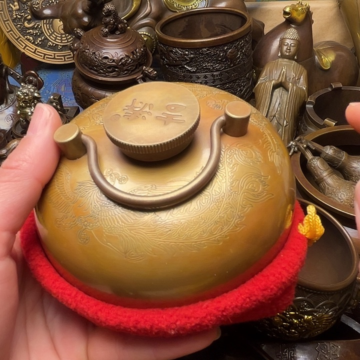 精美铜器批发档口