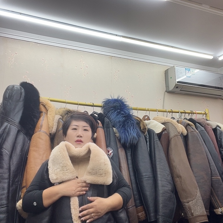 洪*贤160斤传皮毛一体男款黑色