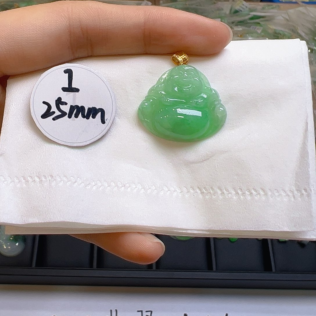 翡翠颈饰18K金镶嵌翡翠