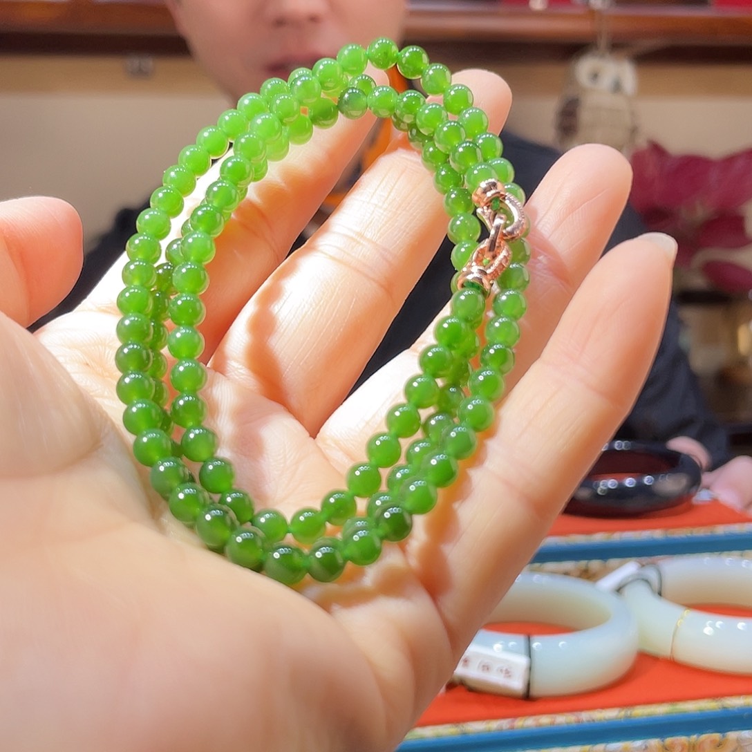 和田玉（碧玉）未镶嵌手链