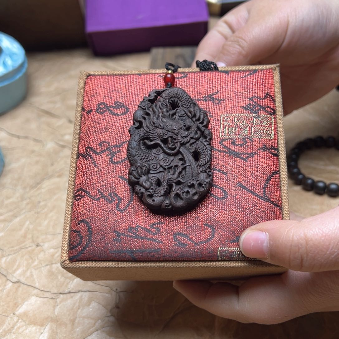 大叶紫檀（黑酸枝木类）