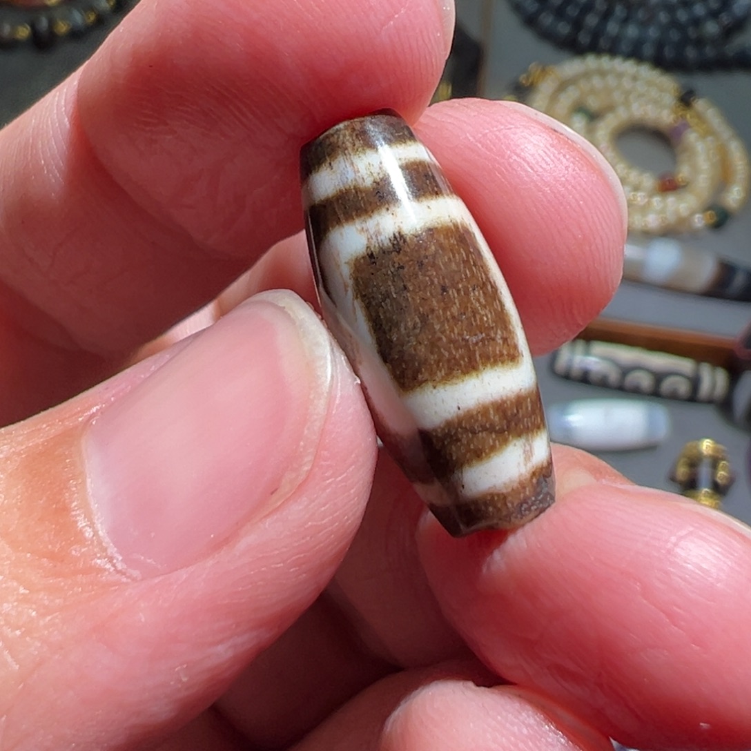 日***间玛瑙/玉髓未镶嵌颈饰