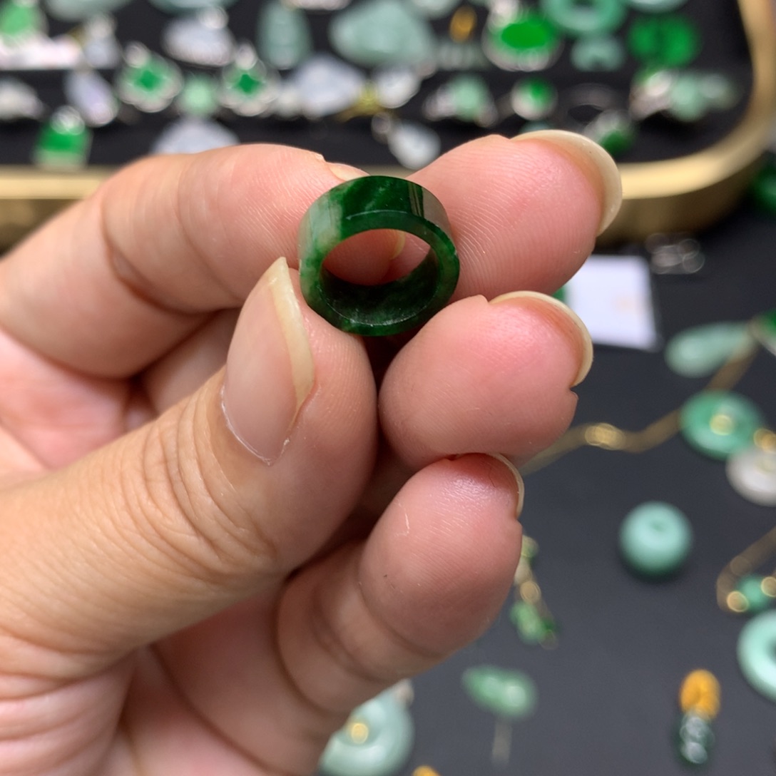 吊坠(不含链)未镶嵌翡翠有纹裂