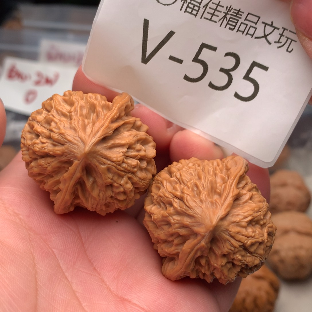 文玩核桃把件39金牛……….