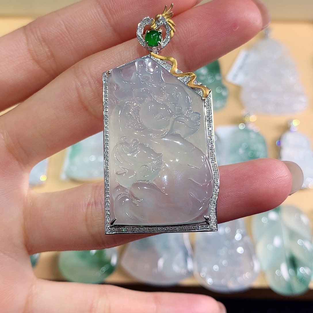 翡翠吊坠(不含链)18K金镶嵌