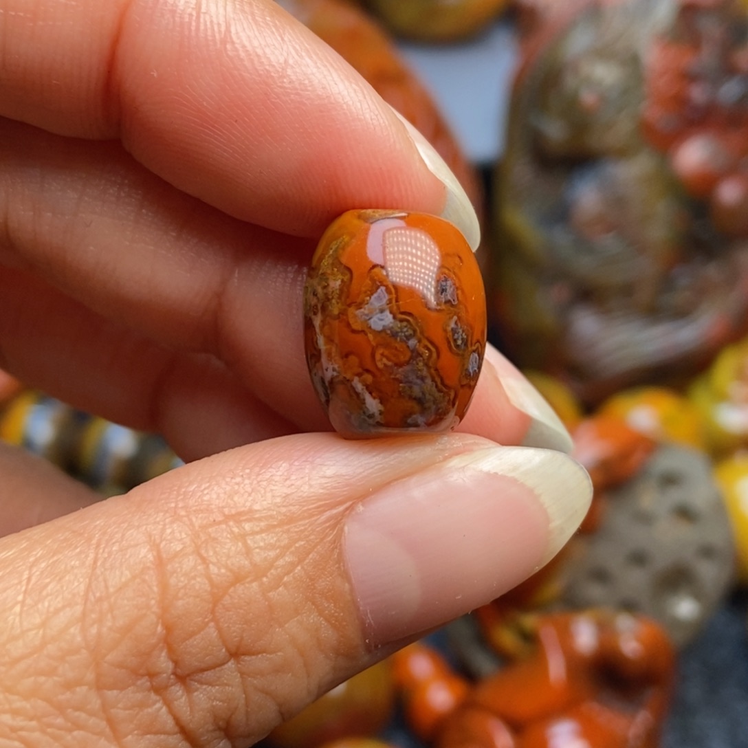 玛瑙/玉髓颈饰未镶嵌战国红