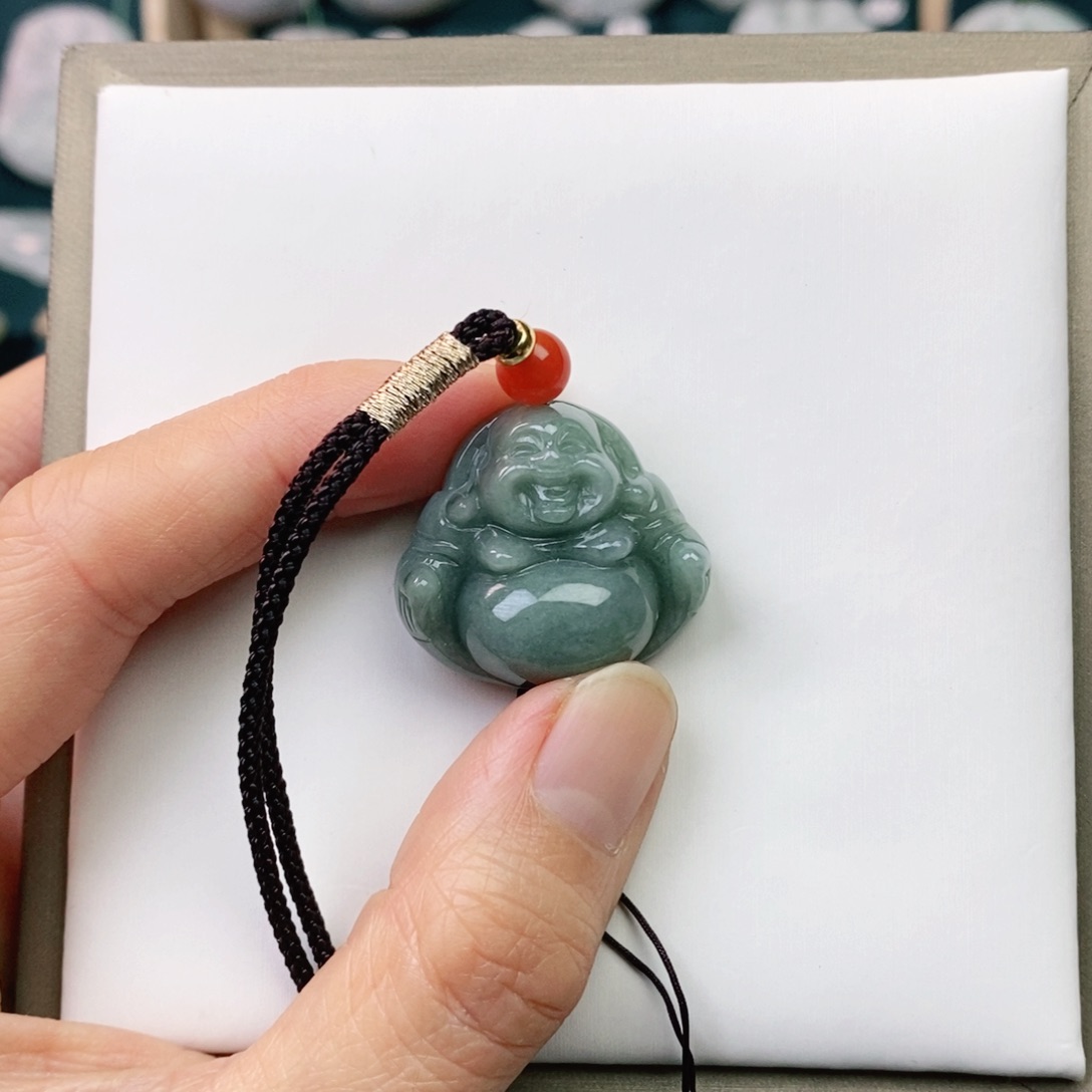 翡翠颈饰未镶嵌雨佛公