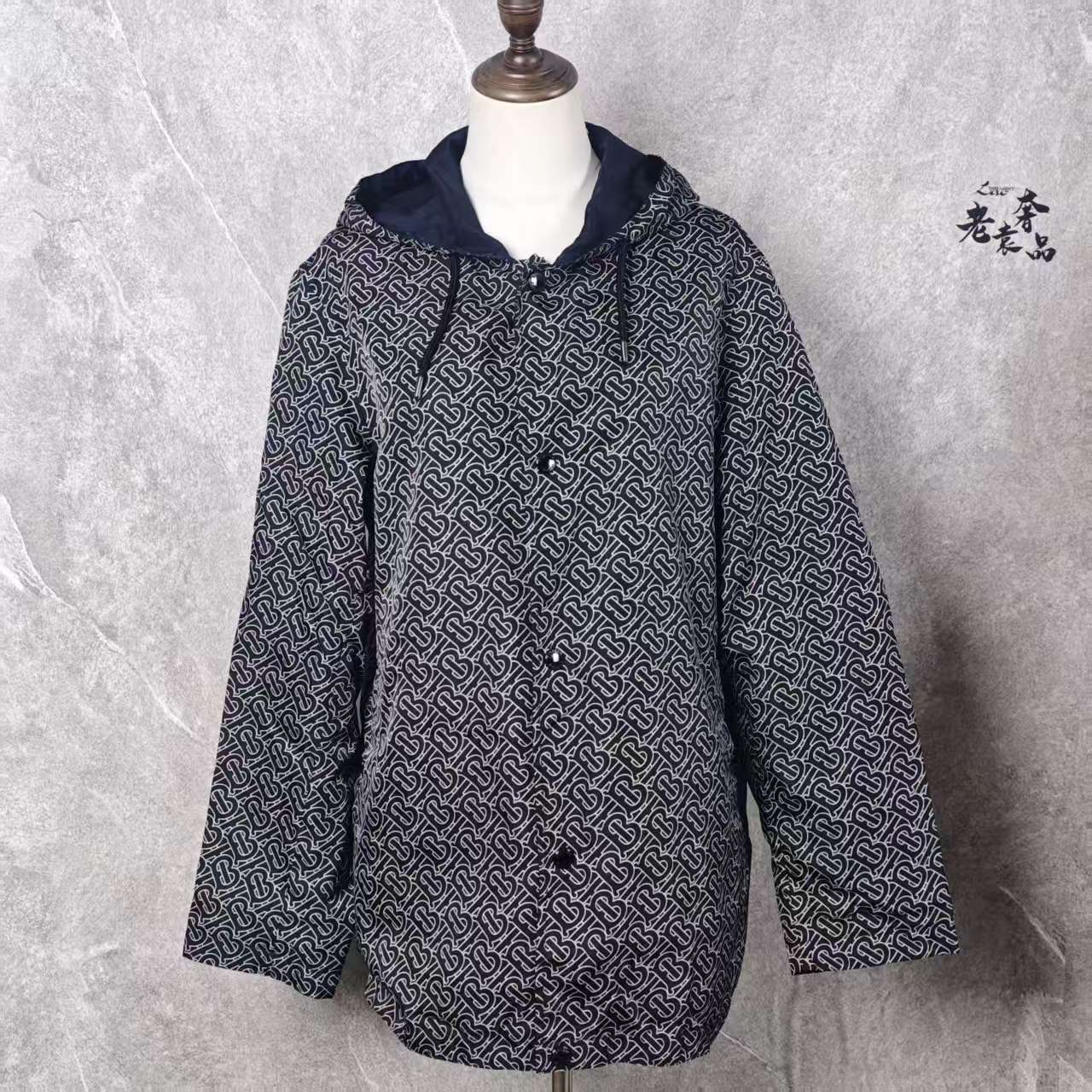 99新 BURBERRY/博柏利  海囤J/巴宝莉上衣/s码/css26754