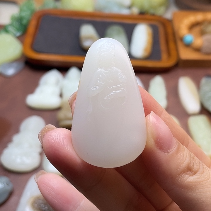 和田玉未镶嵌颈饰