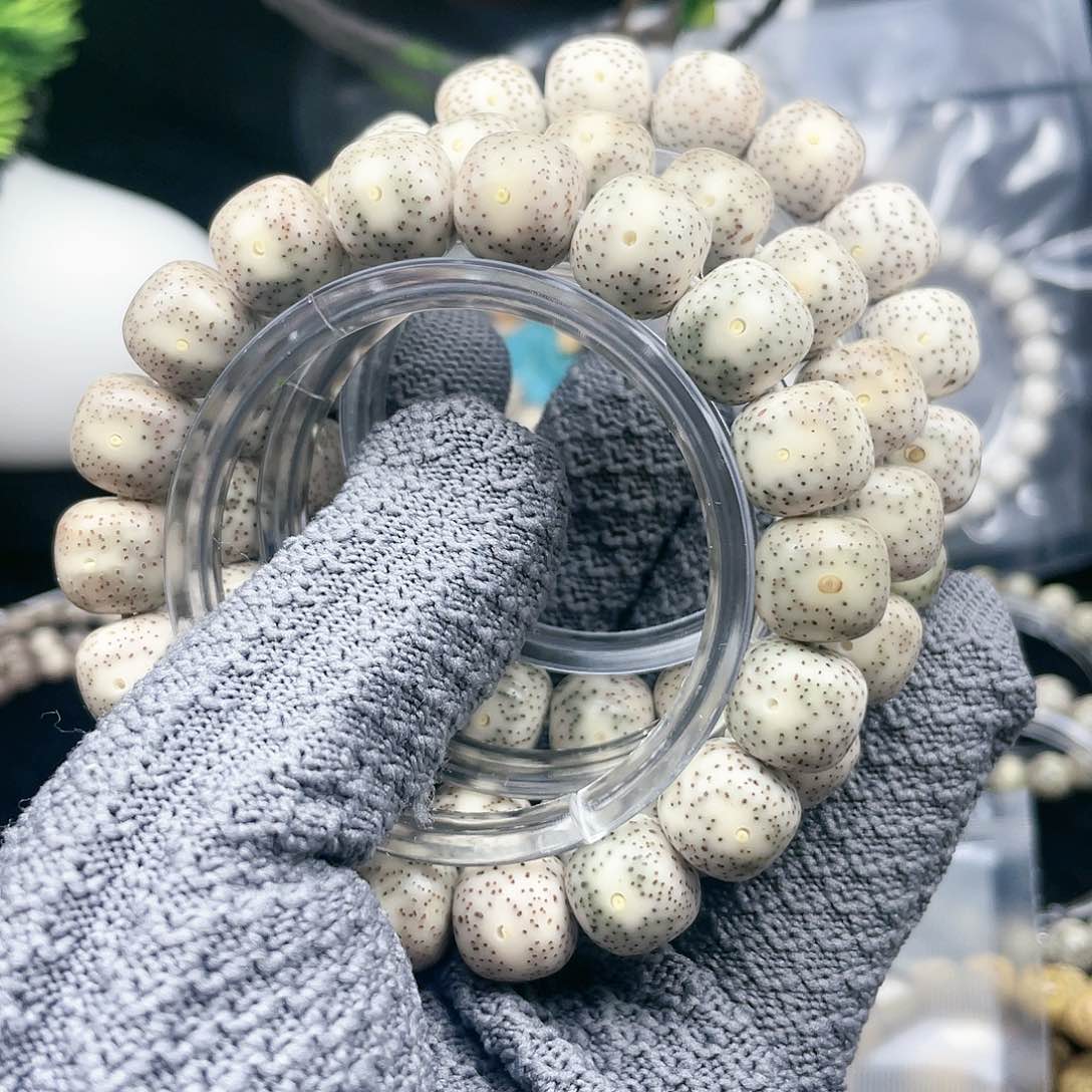 星月菩提手串13/12石玉料同枝果单圈