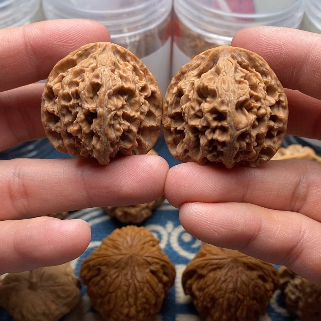 核桃把件3.8cm精修苹果园