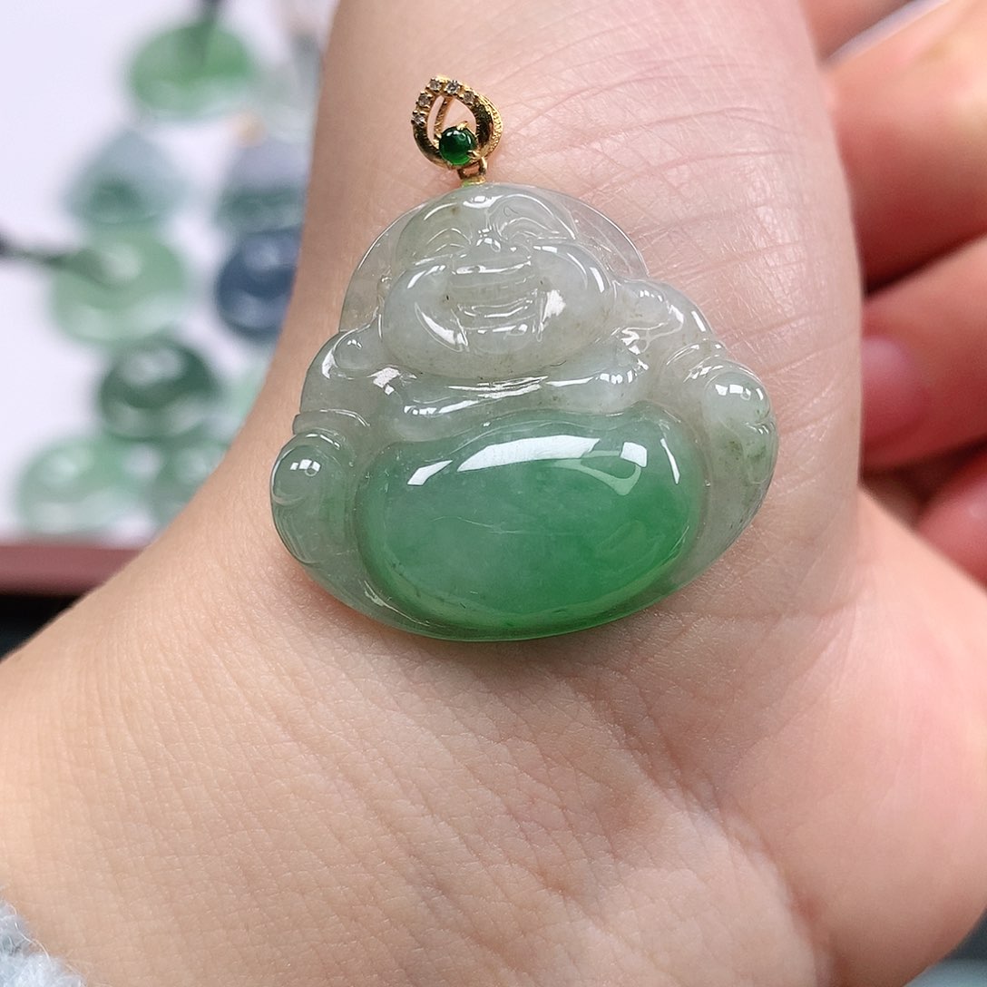 翡翠颈饰18K金镶嵌佛