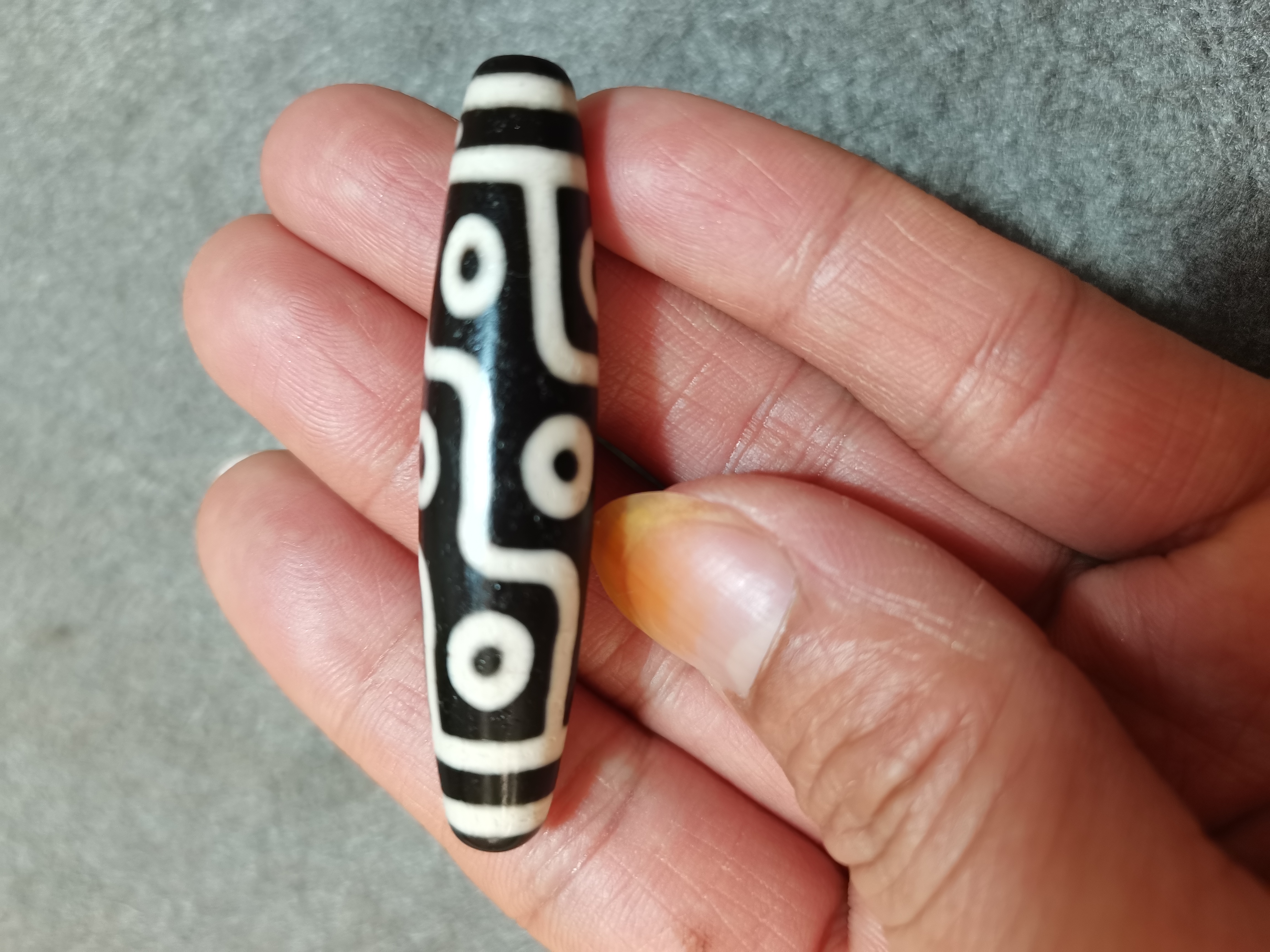 黑白九眼古珠玛瑙吊坠