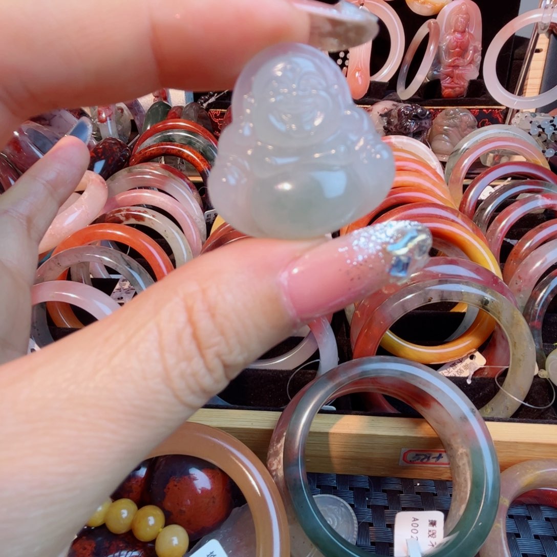 未镶嵌手镯石英质玉