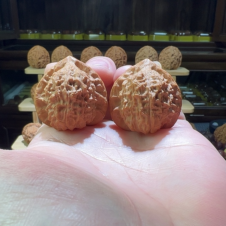 文玩核桃把件原树朱雀