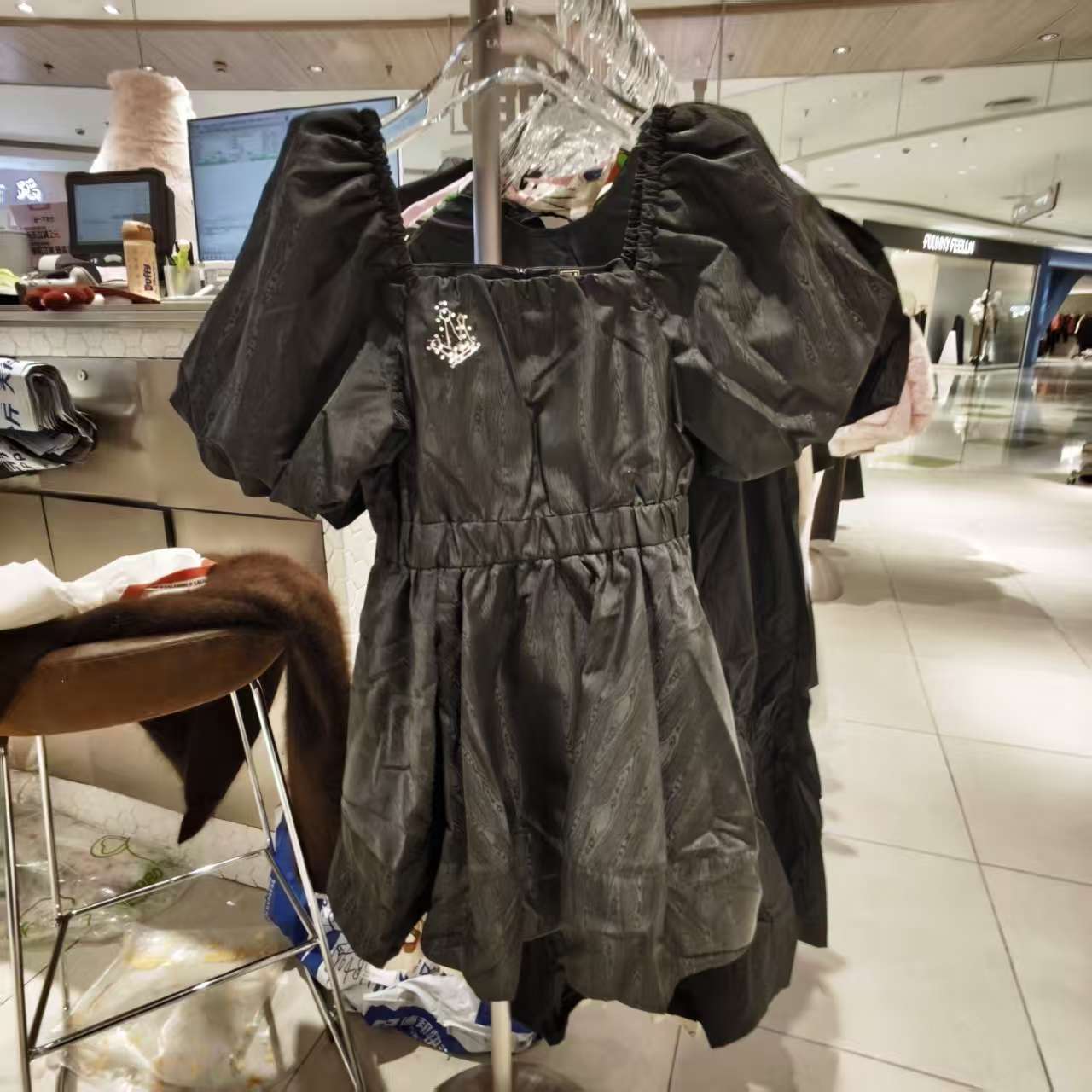 南京【微瑕不退不换】LABO城市兔方领连衣裙L22E-WLZY31