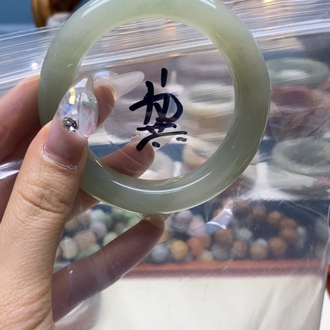 石英质玉手镯未镶嵌龚***姐