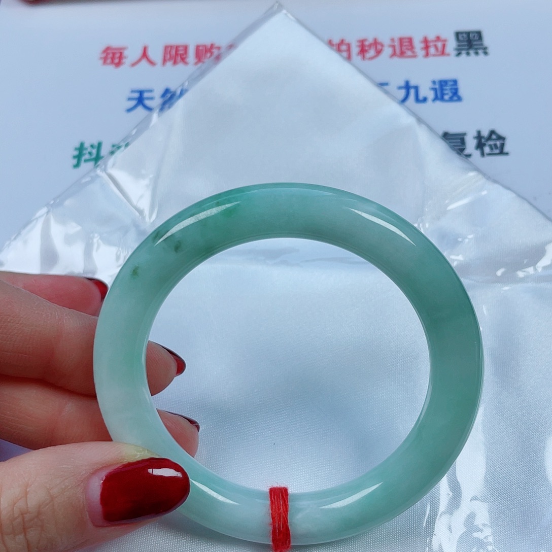 情***里翡翠未镶嵌手镯天然