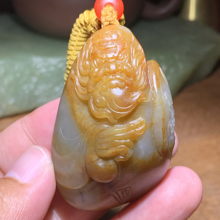 和田玉带皮黄沁钟馗手把件精品挂件