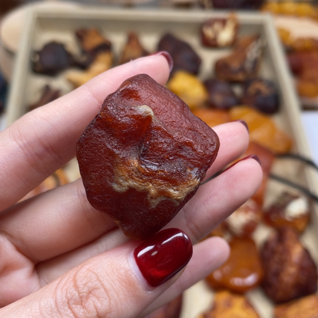 琥珀未镶嵌珠宝奇石