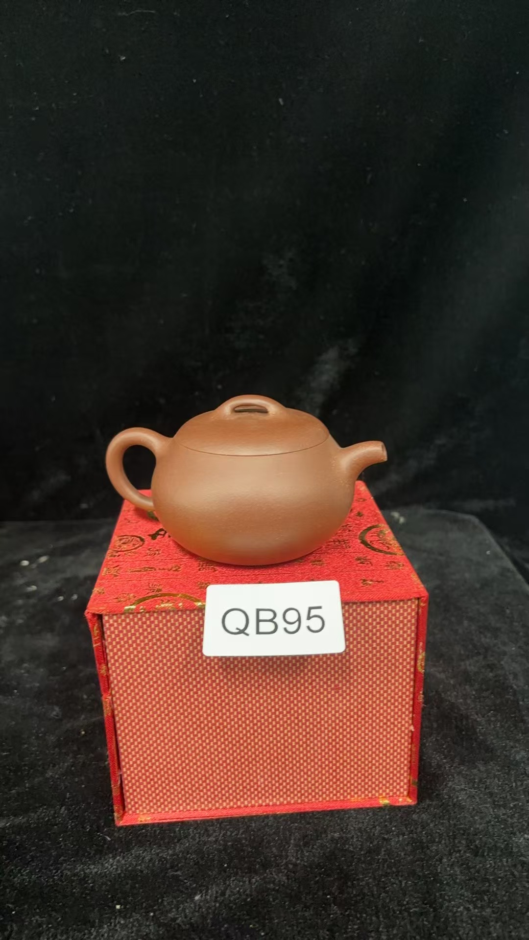 QB   95  现代艺术陶瓷/碟/碗/杯/瓶