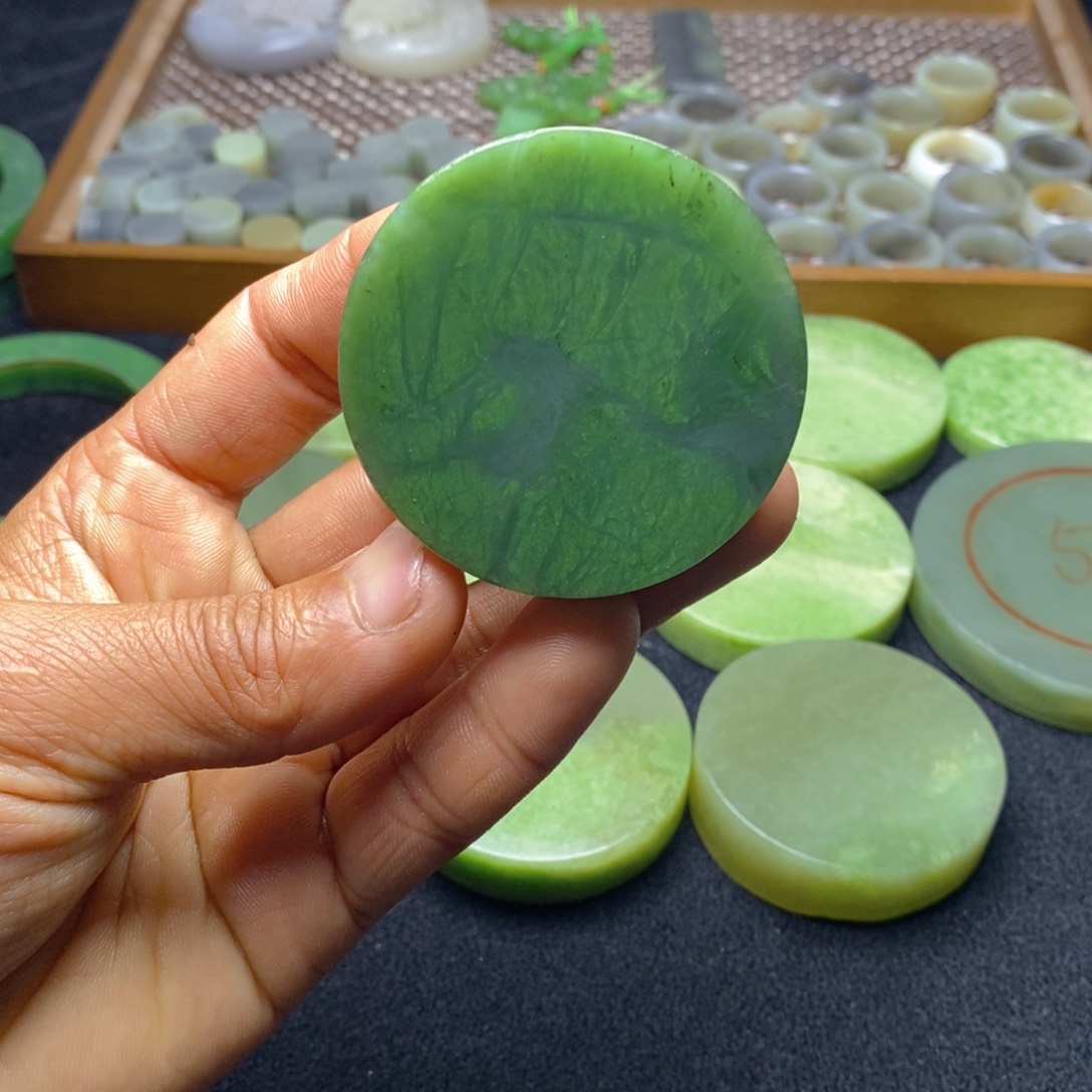 和田玉（糖玉）未镶嵌珠宝半成品