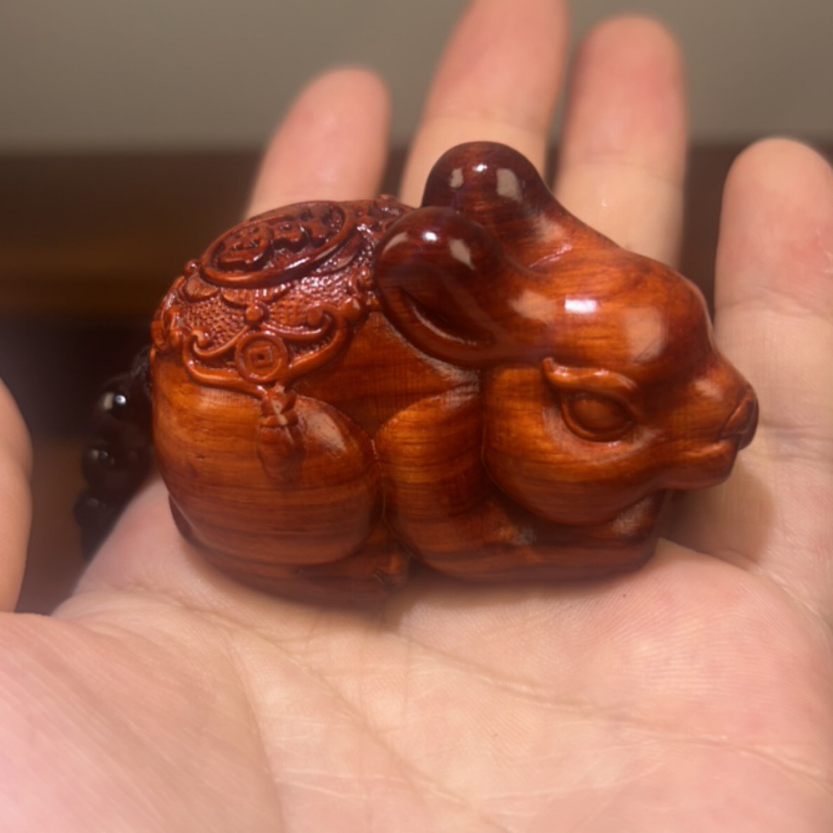 高油高密紫檀木木雕兔子手把件家居办公车摆装饰