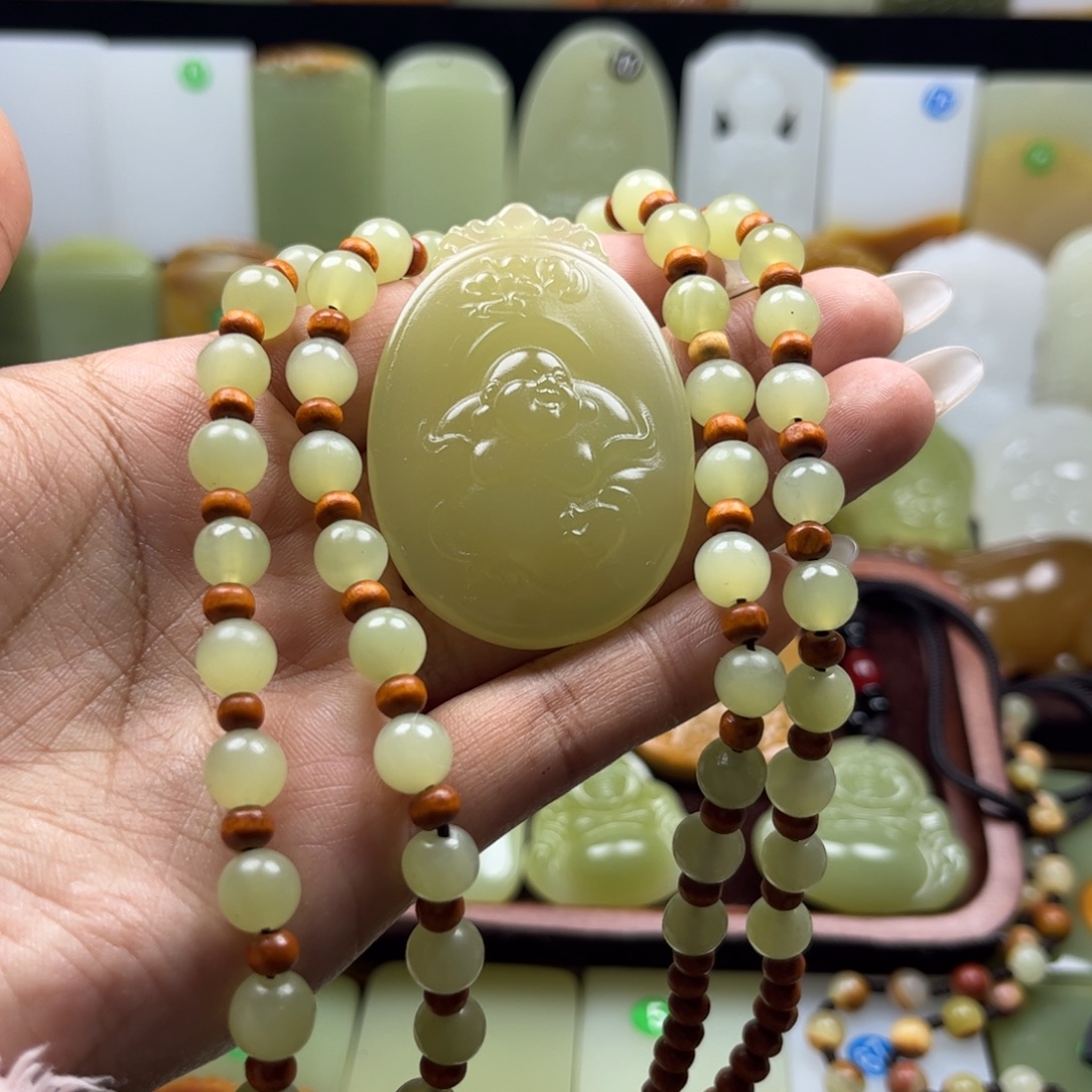 驾***风天然玉石弥勒佛牌