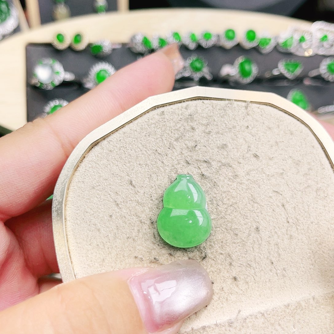 翡翠未镶嵌吊坠(不含链)裸石