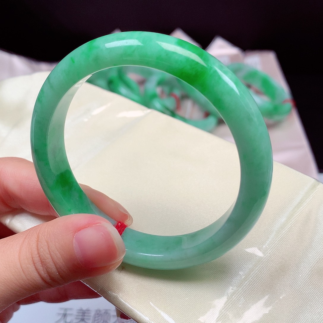 翡翠未镶嵌手镯1715