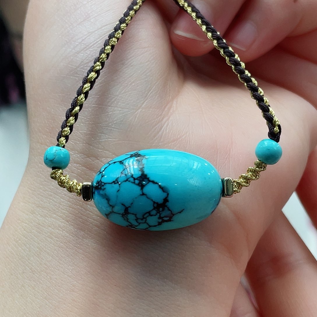 绿松石颈饰未镶嵌