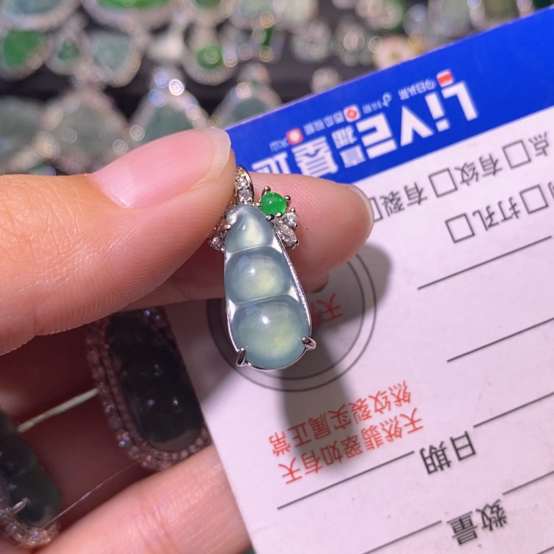 翡翠未镶嵌颈饰天然