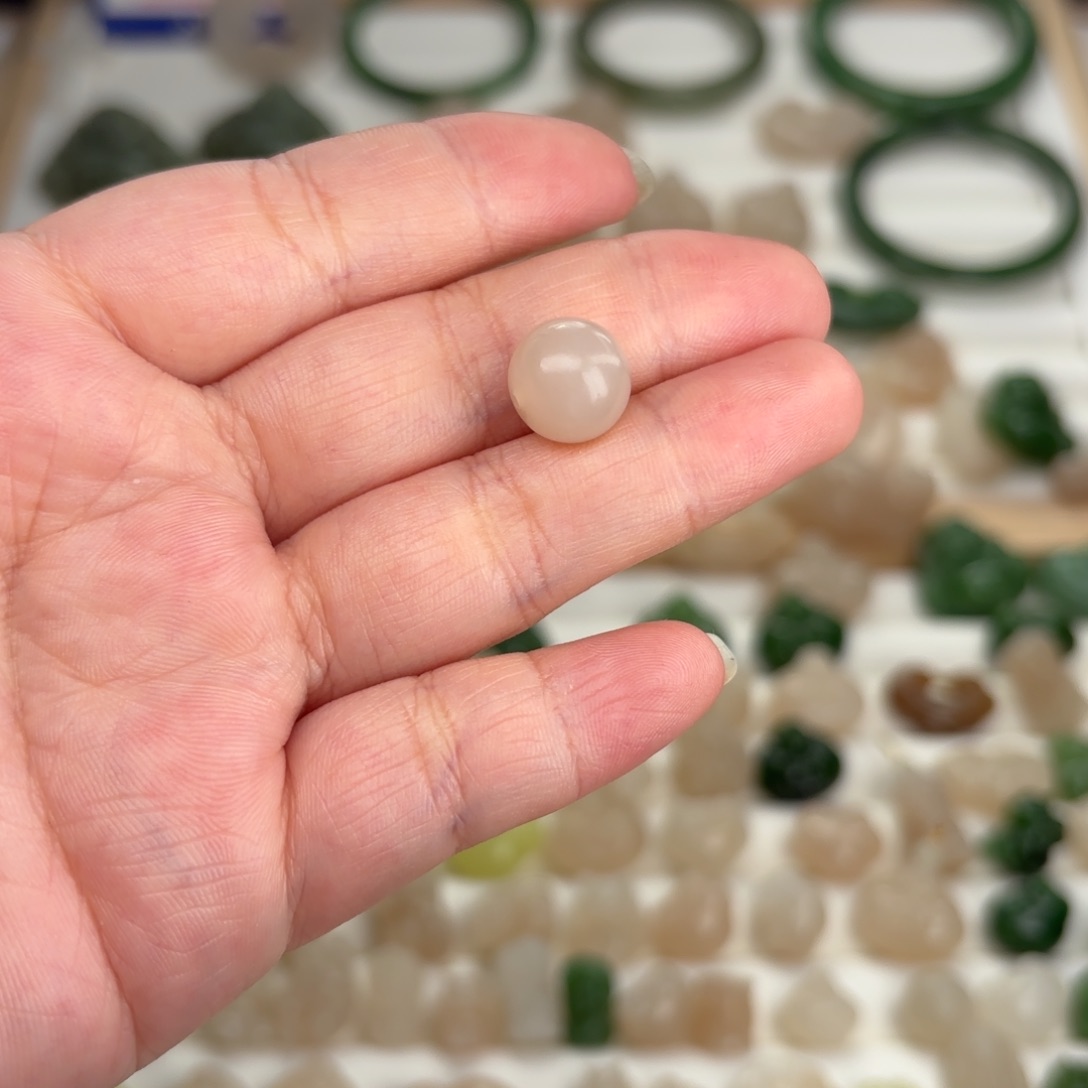 和田玉颈饰未镶嵌藝*?