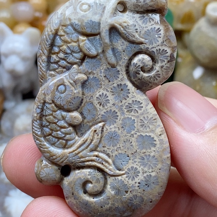 硅化珊瑚（珊瑚玉）颈饰未镶嵌有瑕