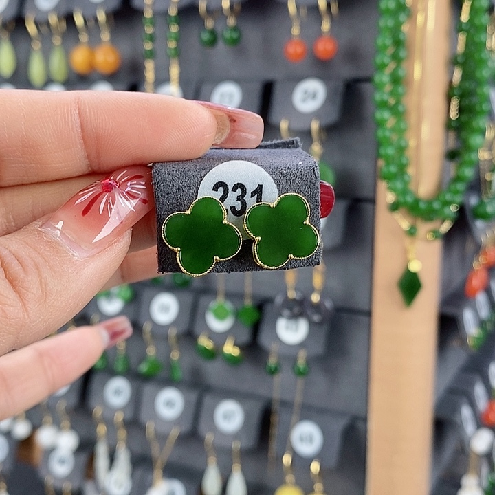 和田玉耳饰18K金镶嵌