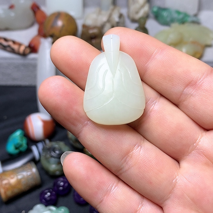 和田玉挂件未镶嵌古**士