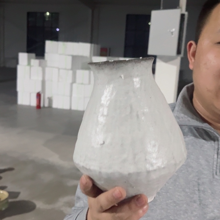 陶瓷我们都在努力着改变着我们