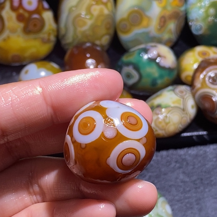 熙***沂玛瑙/玉髓未镶嵌珠宝半成品