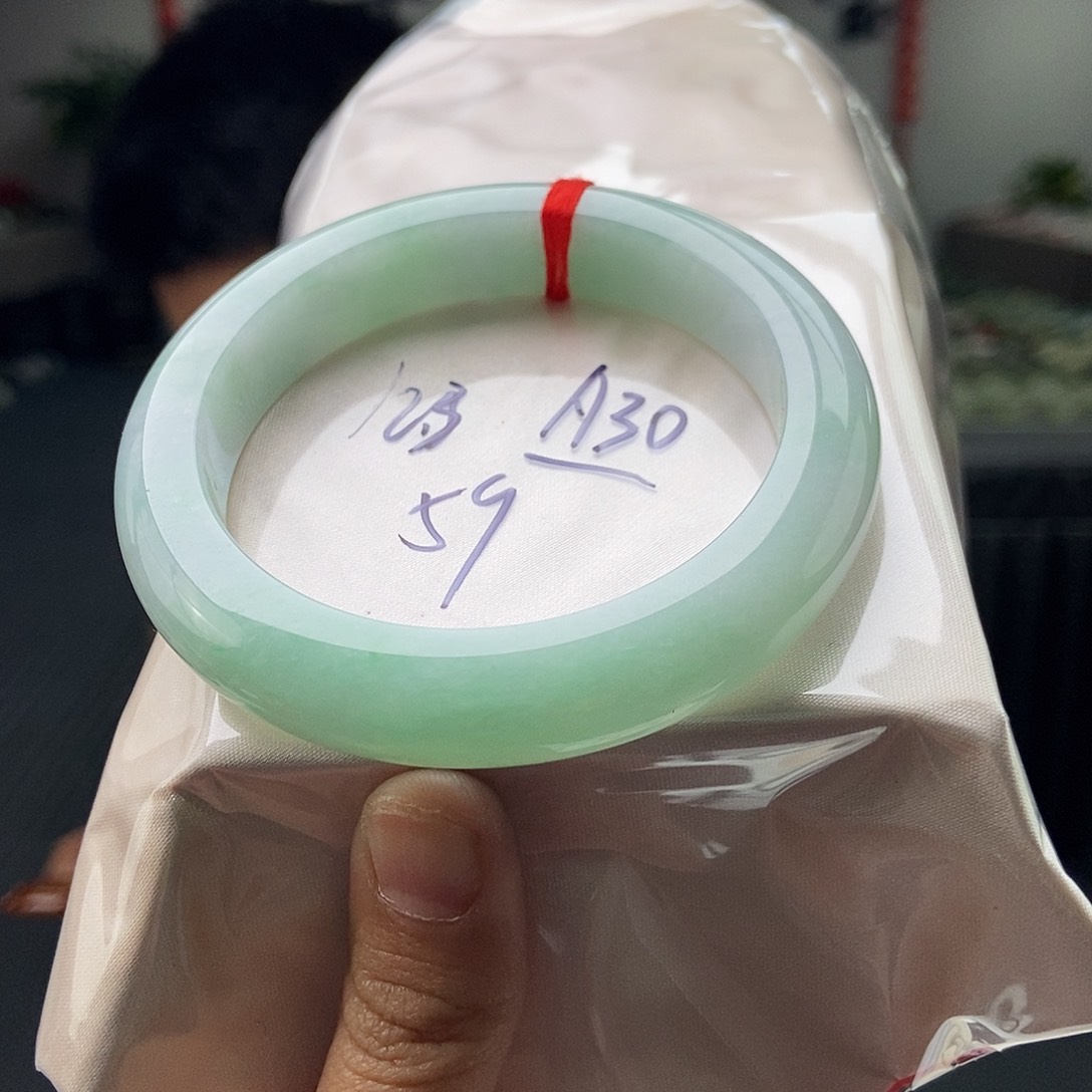 翡翠手镯未镶嵌微**生拍一发一
