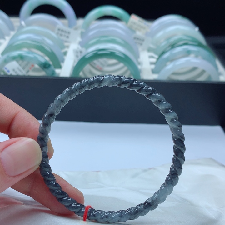 翡翠未镶嵌手镯59圈