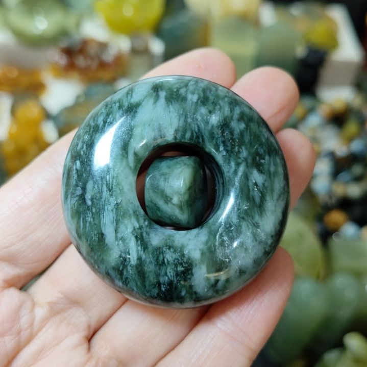 秋***3岫玉未镶嵌平安扣