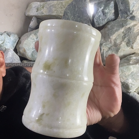 蛇纹石玉未镶嵌珠宝奇石