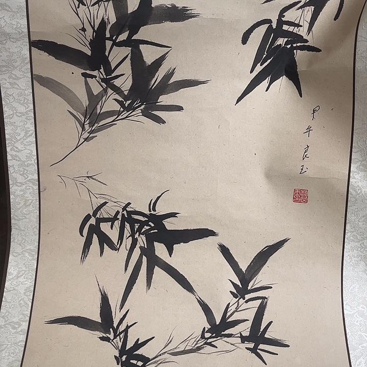 摆件，破损，水渍，轴坏都是正常的