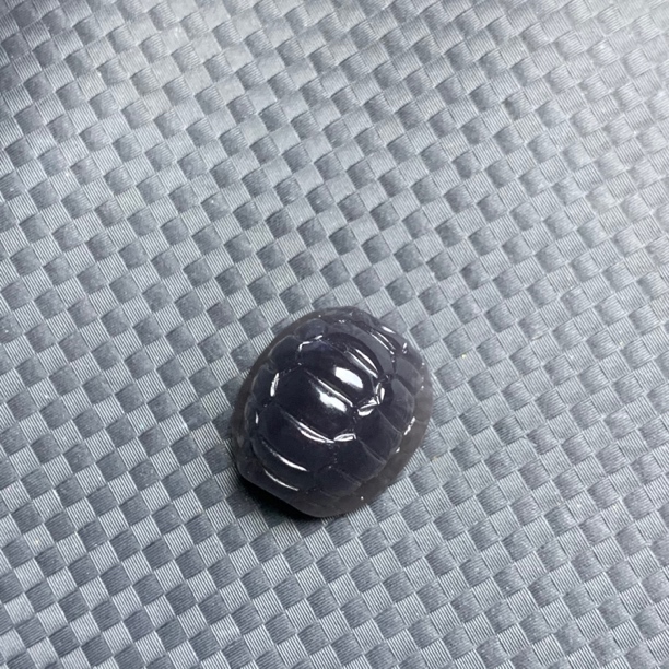 和田玉烟紫富甲一方吊坠