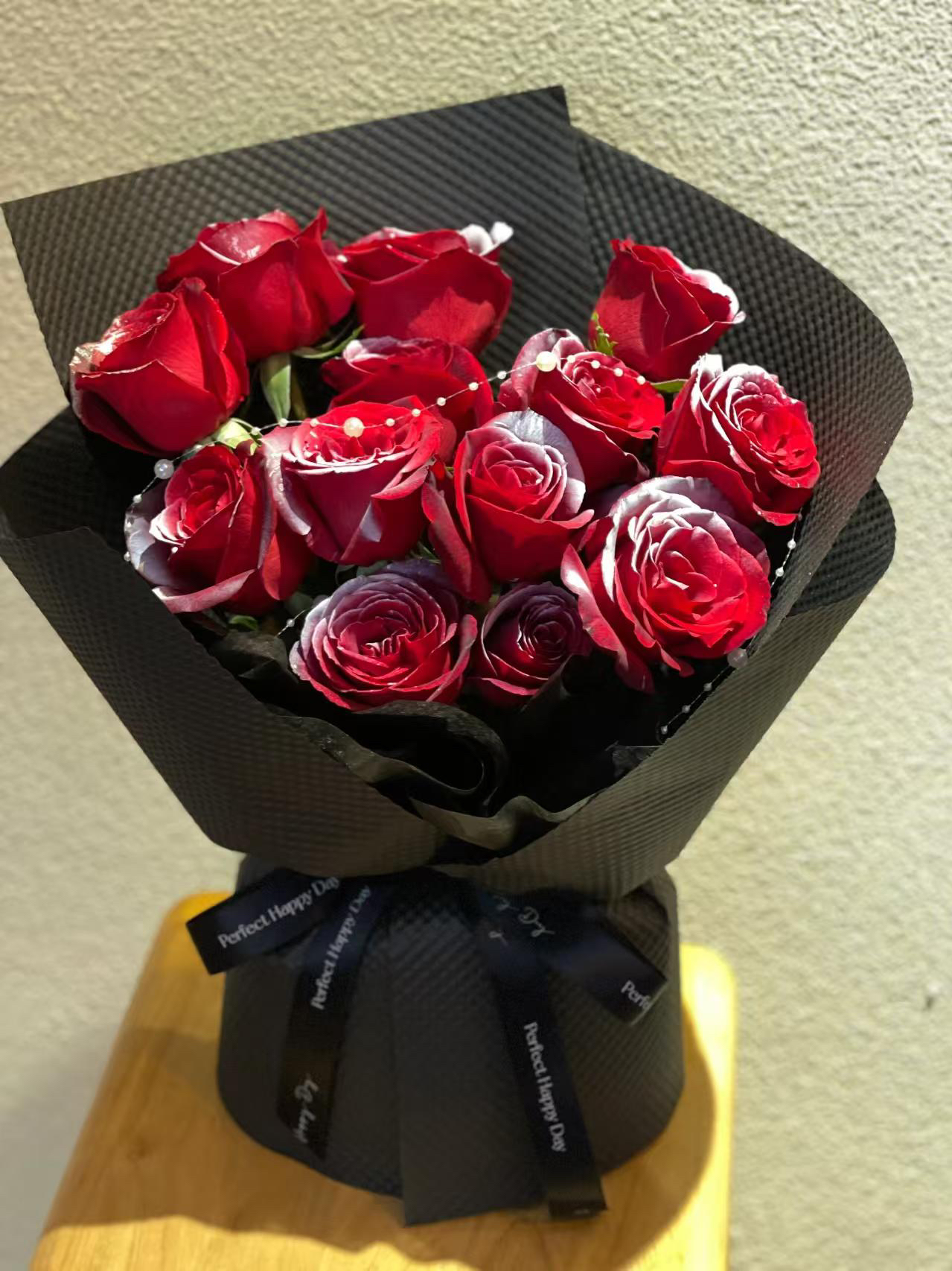 红玫瑰喷雪花束