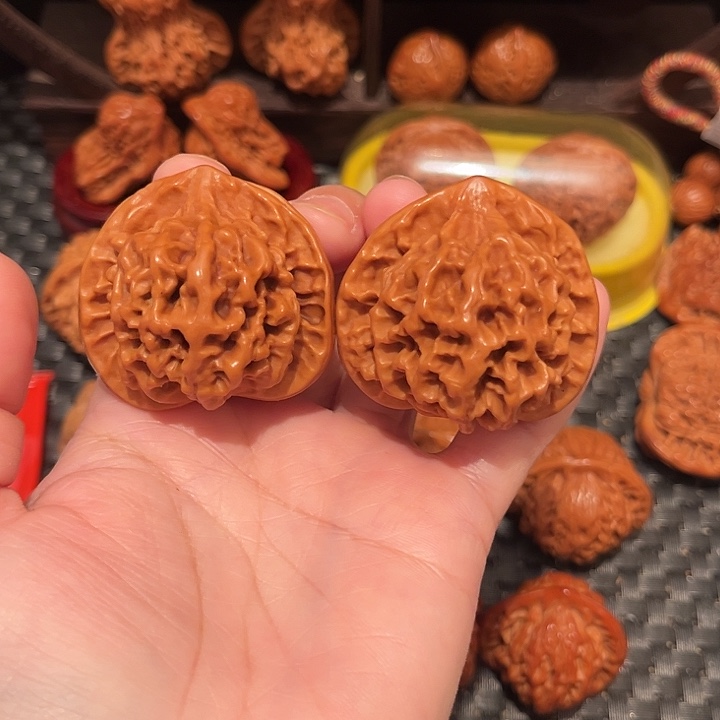 文玩核桃把件龙鳞纹帝王