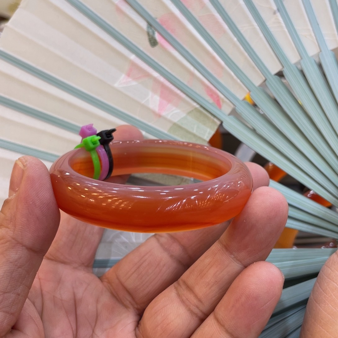 玛瑙/玉髓手镯未镶嵌无****）