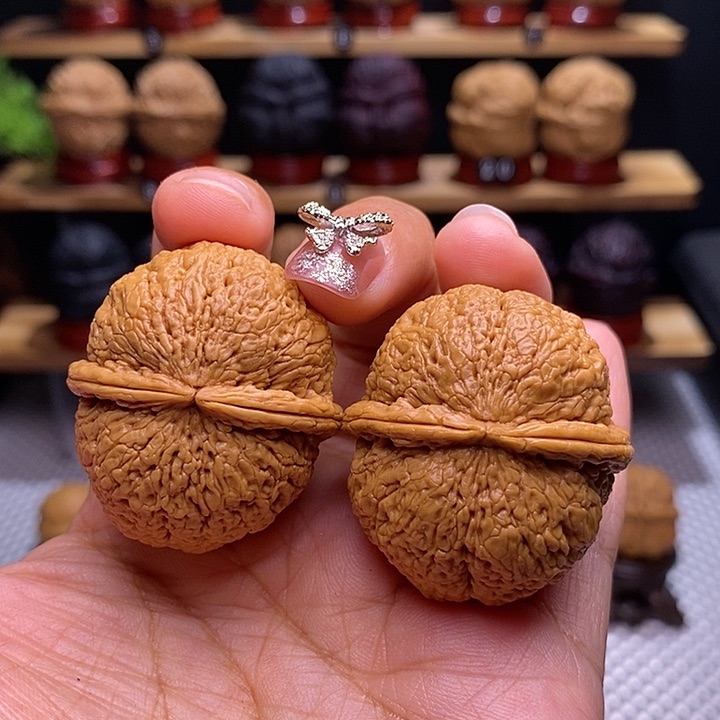 文玩核桃把件脑纹元宝44