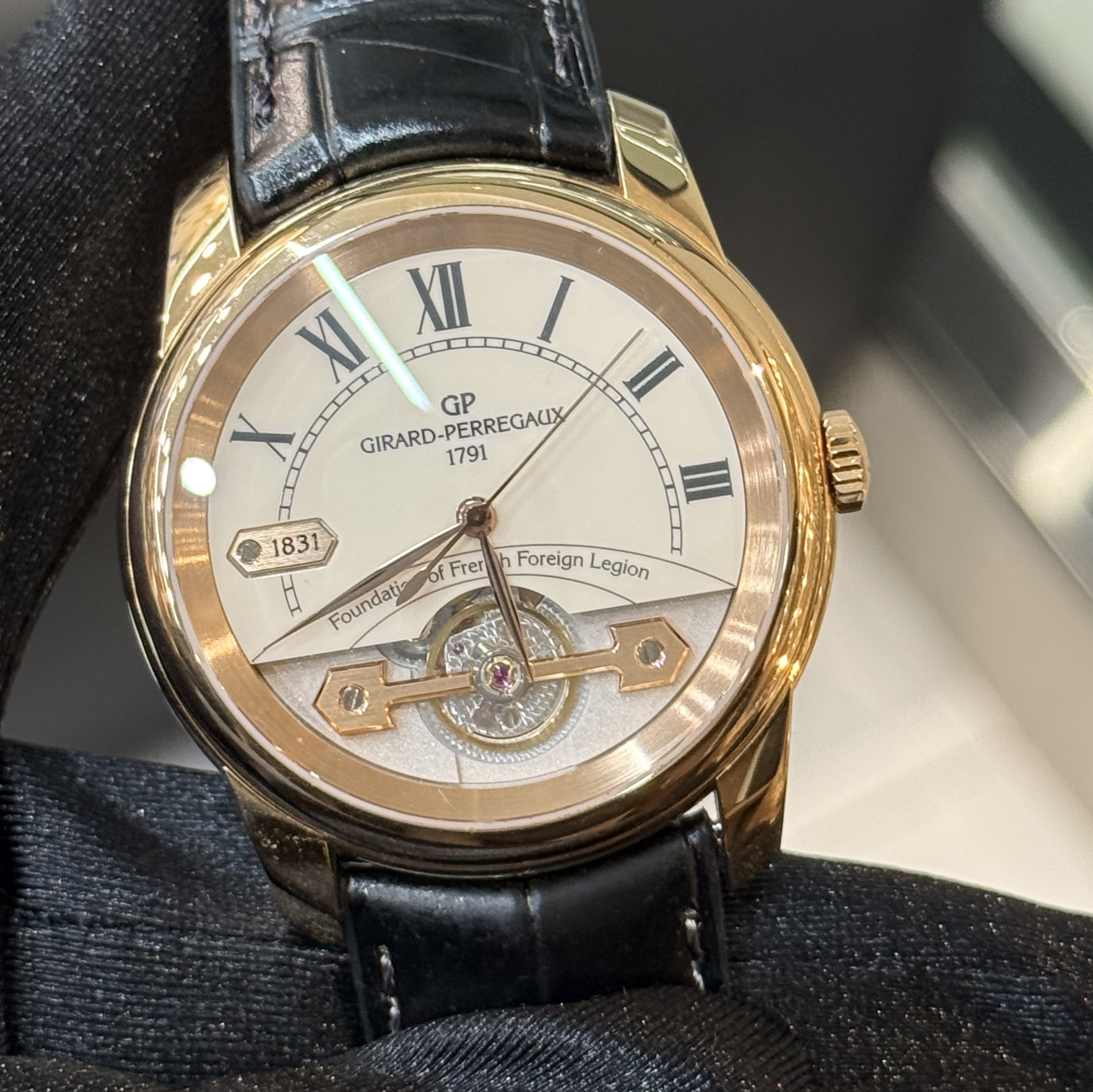 95新 Girard- Perregaux/芝柏表 表径41/单表/