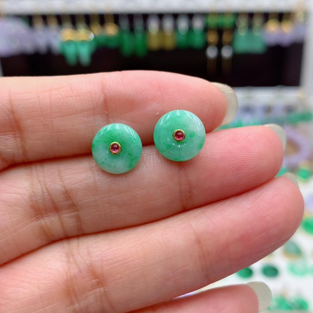 翡翠18K金镶嵌耳饰